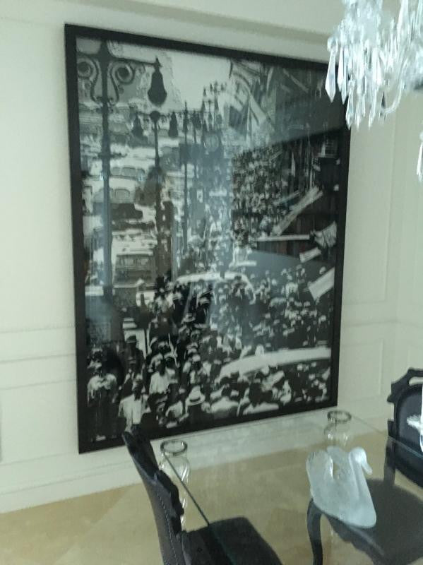 Noon Rush Hour on Fifth Ave 1949 by Vik Muniz, 2009 digital silver print — detail 2